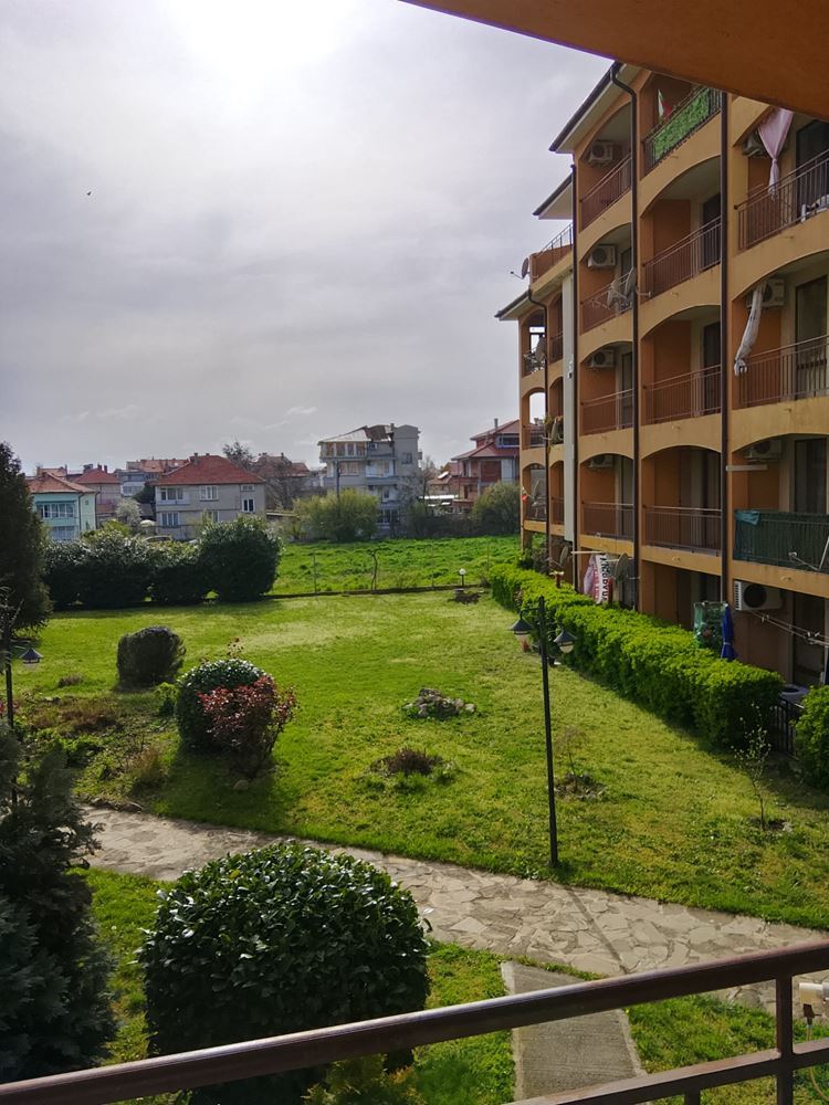 Spacious Studio with Pool View in Aheloy – Comfort and Amenities in a Gated Complex