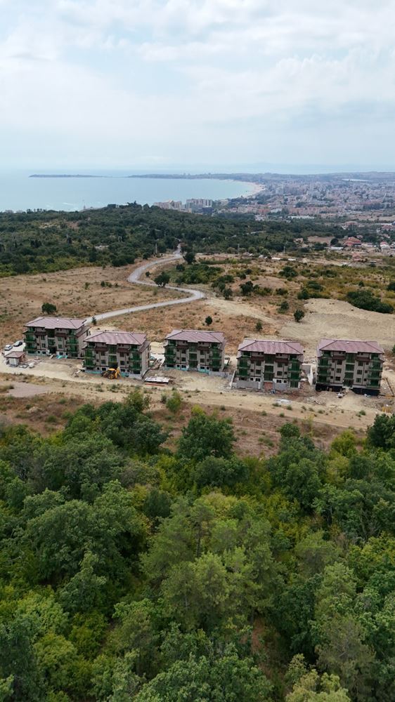 Two-Room Apartment with Sea Views and Designer Renovation in a Green Complex in Sunny Beach
