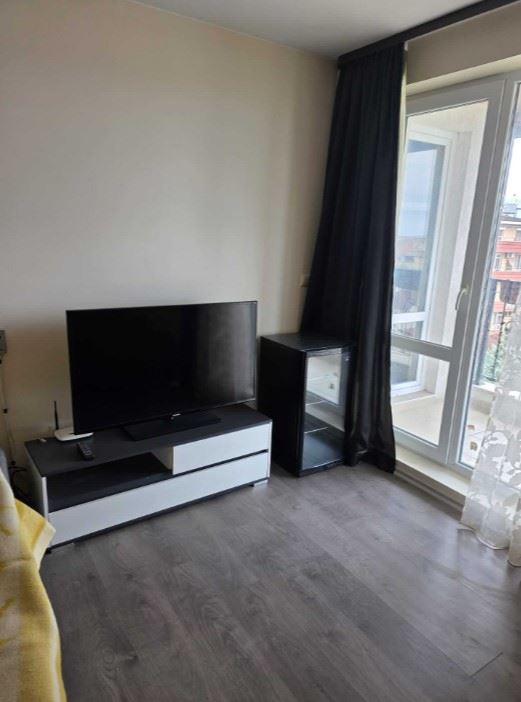 Spacious apartment with two bedrooms and sea view in Ravda