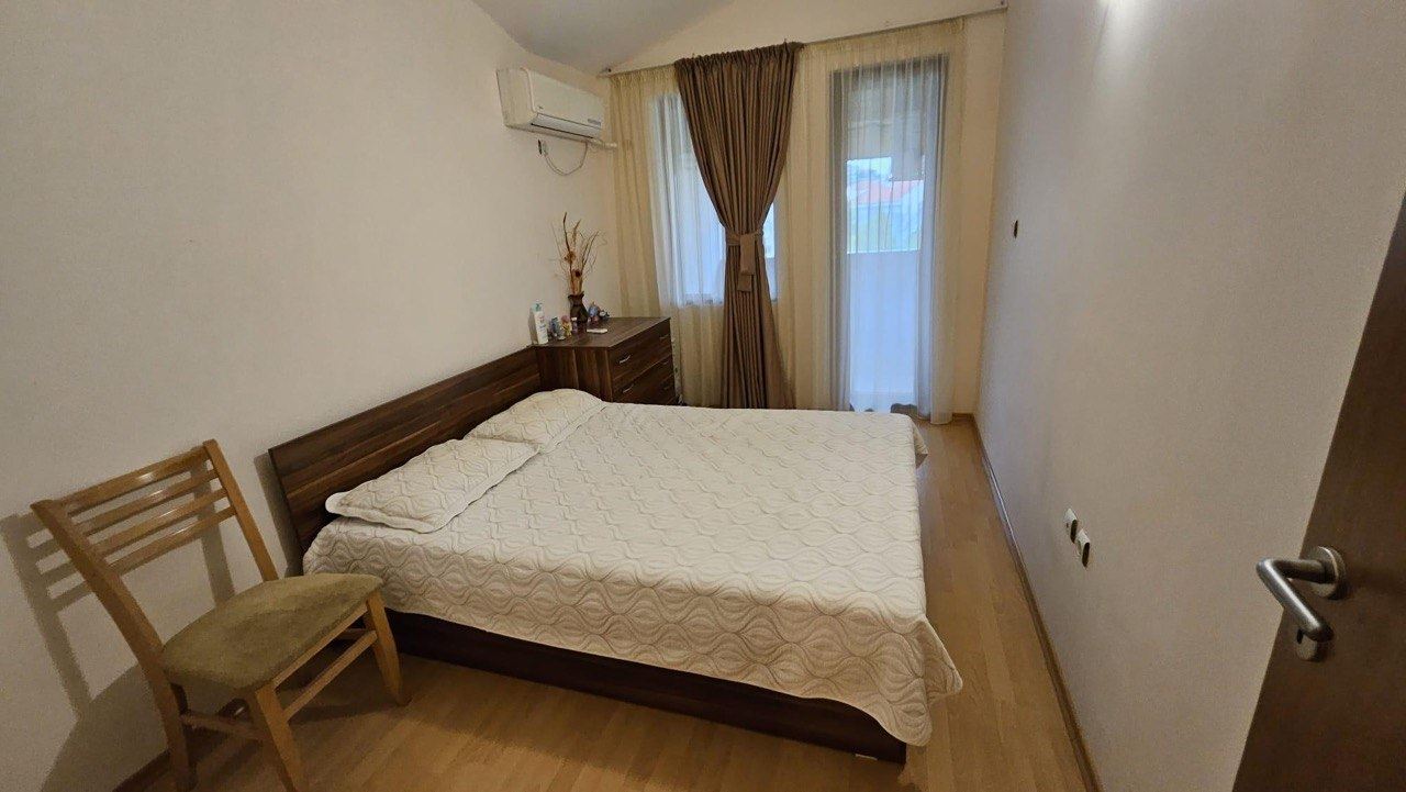 Spacious three-room apartment in Sveti Vlas – only 100 m from the beach and the marina