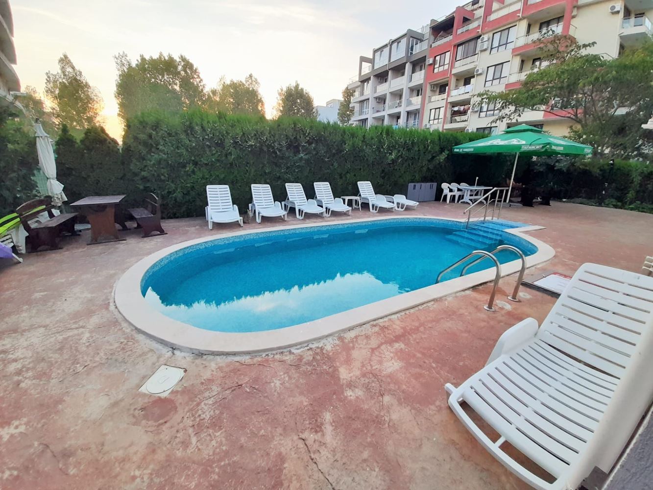 Spacious Studio with Enclosed Terrace and Additional Room – Quiet Location 500 m from the Beach