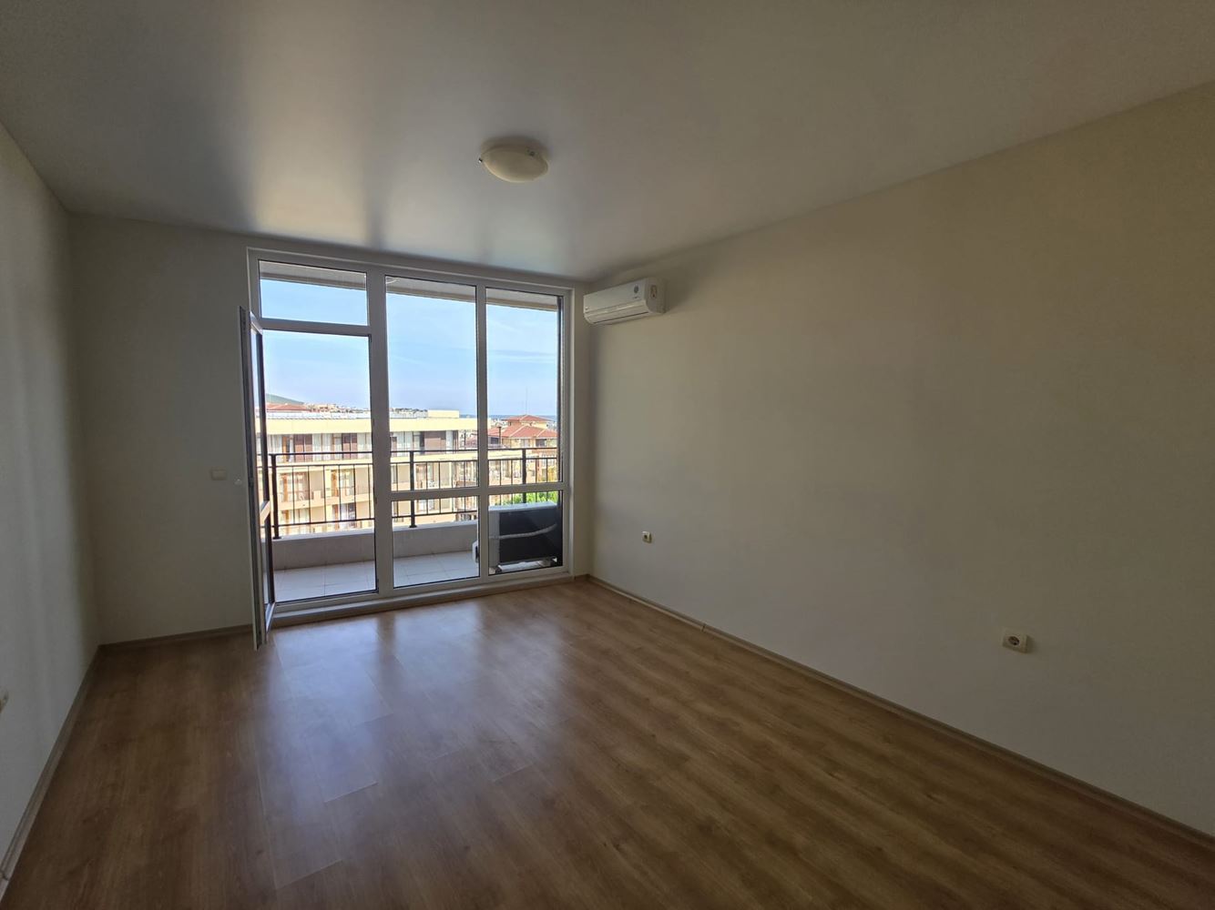 New One-Bedroom Apartment with Sea Views in Sveti Vlas