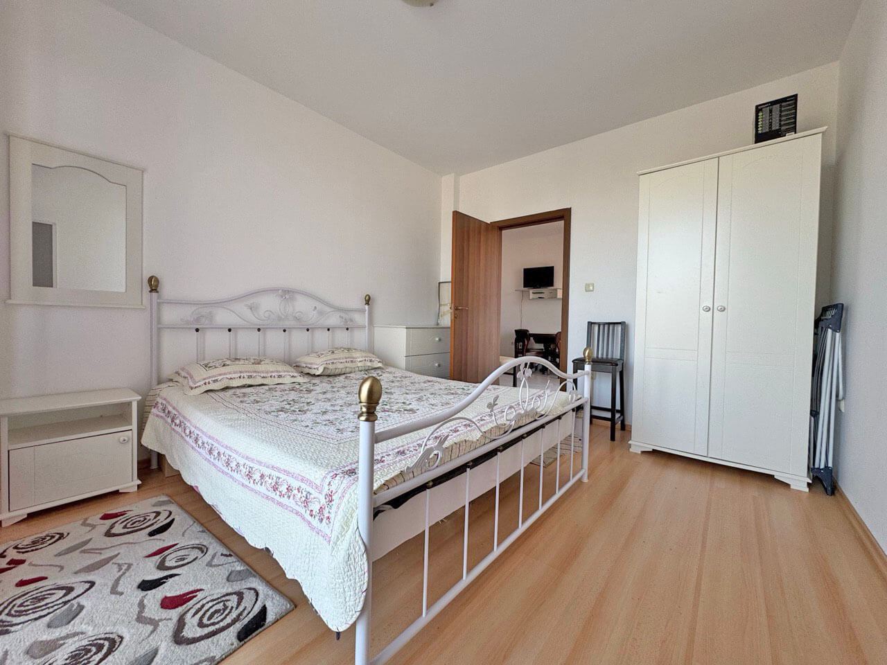 Three-room apartment in a complex with a well-organized environment and cozy atmosphere