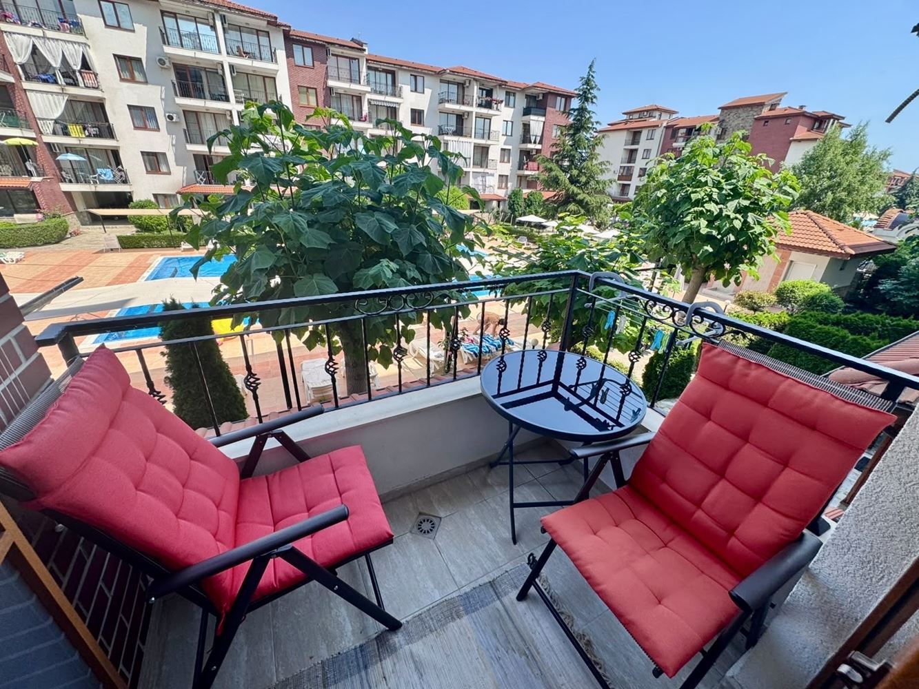 Comfortable One-Bedroom Apartment with a Spacious Terrace and Pool View in a Luxury Complex in Nessebar