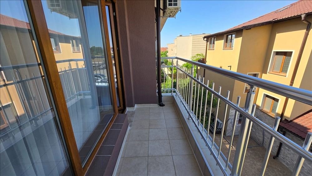 One-bedroom apartment without a maintenance fee in Sarafovo – recently refreshed