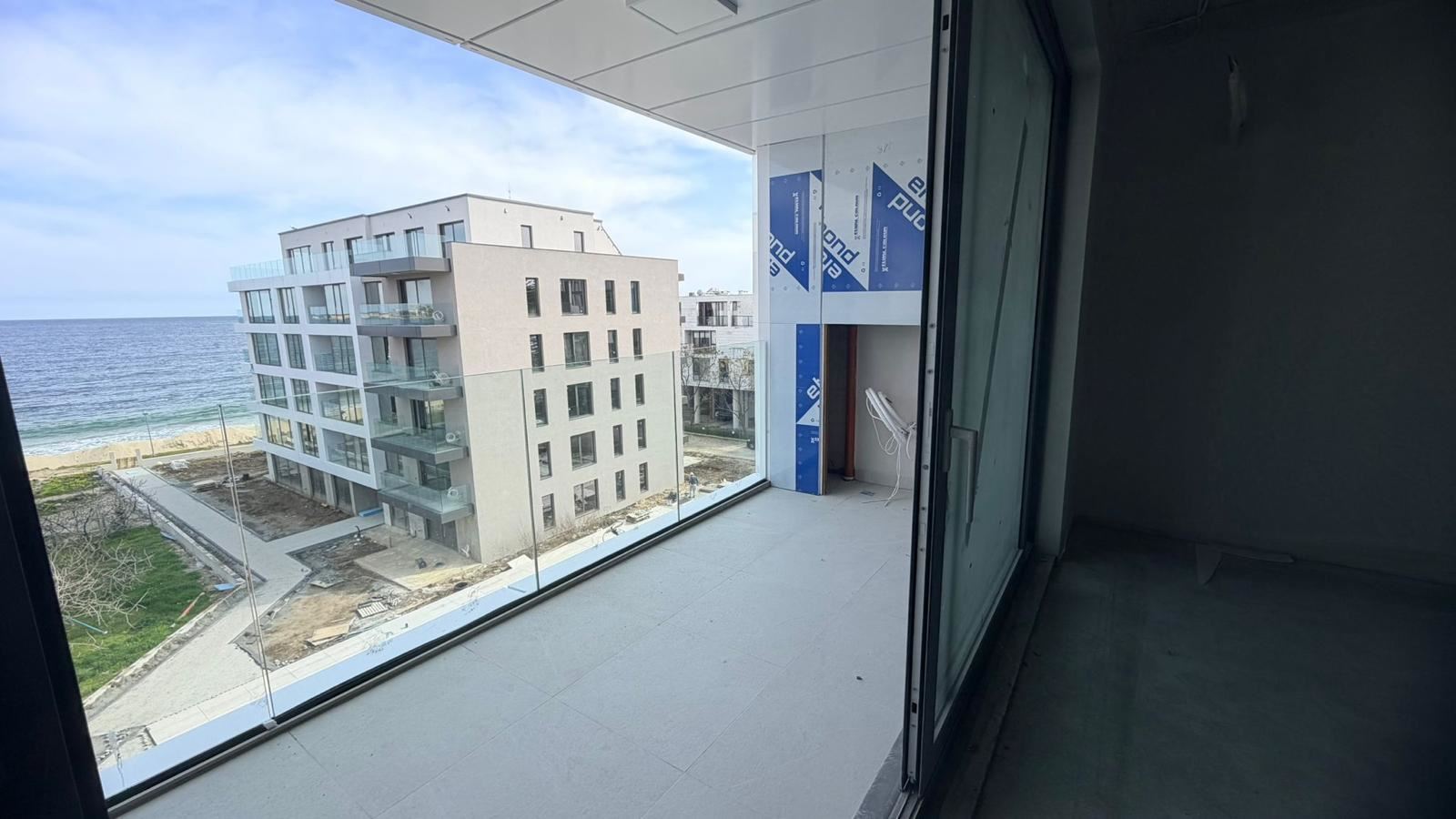 Spacious Four-room Apartment with Direct Panoramic Sea View in a Luxury First-Line Complex in Ravda