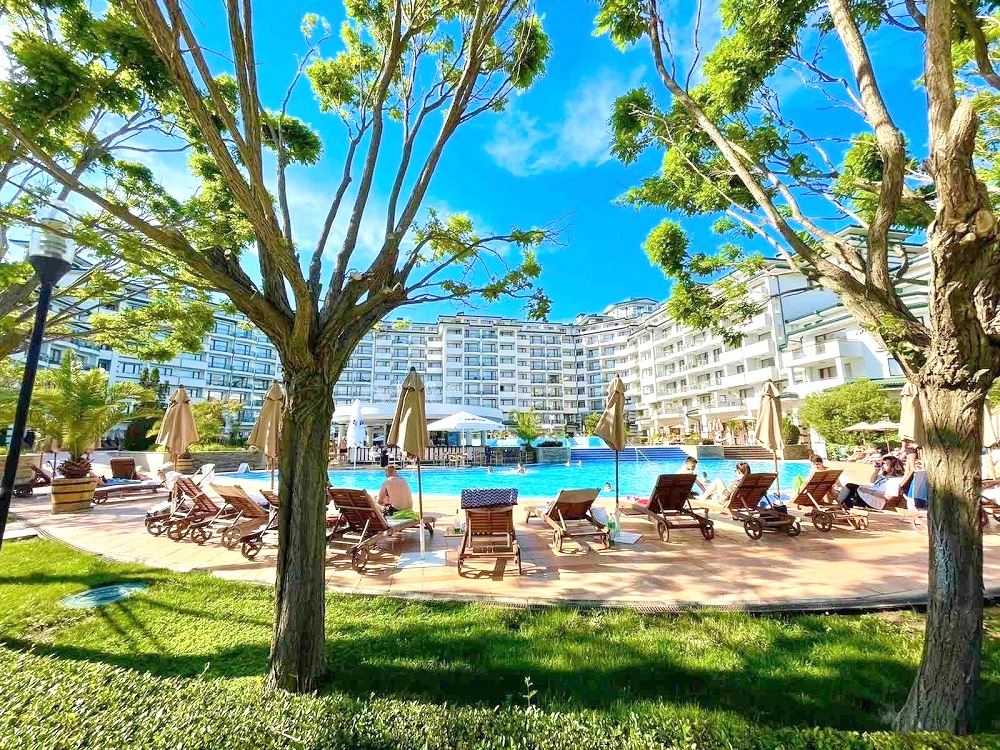 One-bedroom apartment on the first sea line in Ravda – luxury, nature, and impressive pool view