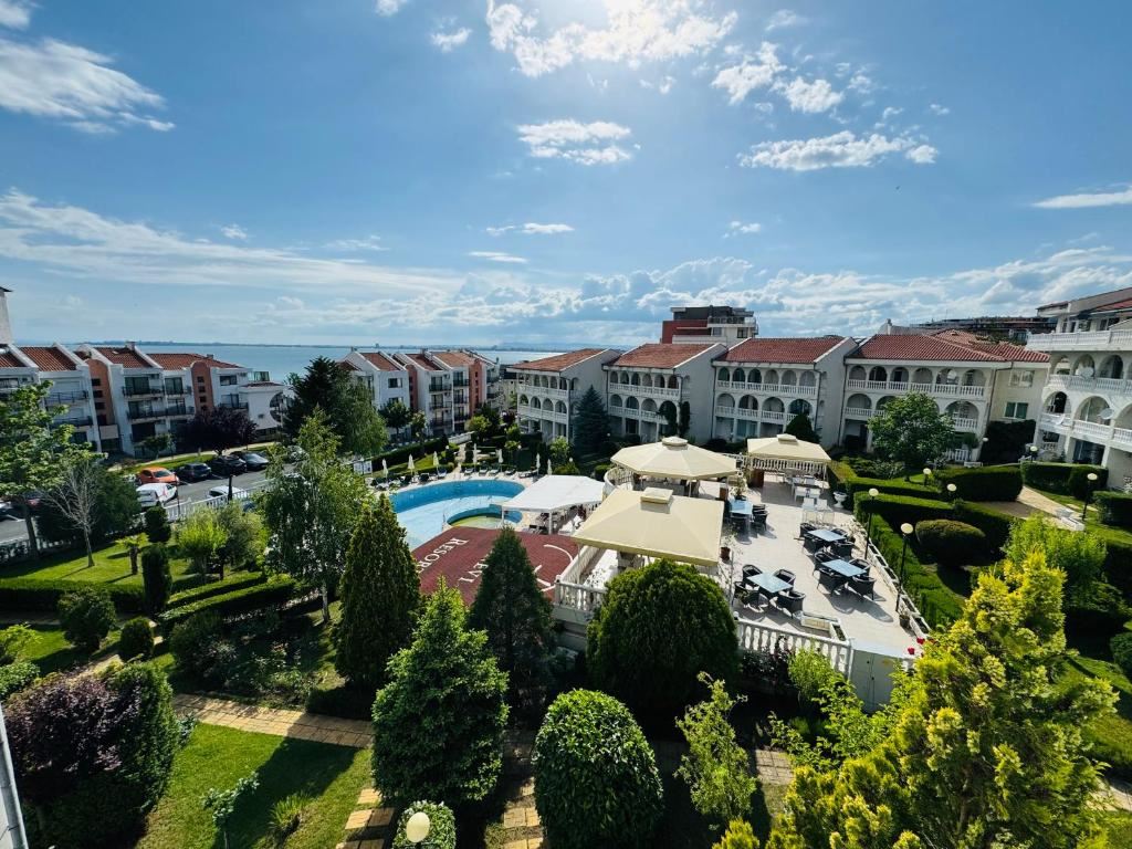 Stylish one-bedroom apartment in an elite complex in the heart of Sveti Vlas