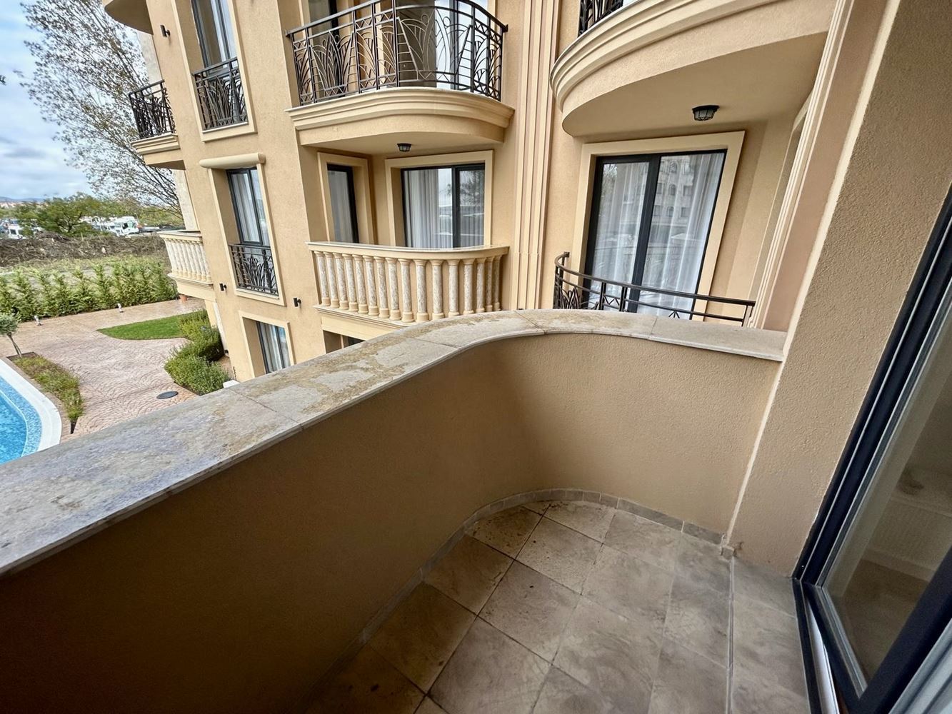 Two-Room Oasis in a New Luxury Complex in Sunny Beach – Pool View