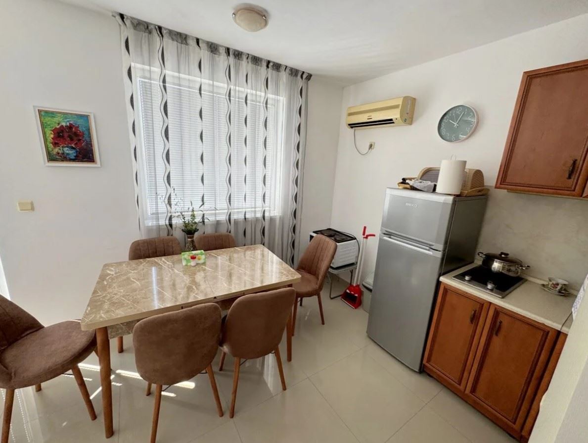 One-bedroom apartment in Ravda – fully furnished, in a residential building and 500 metres from the sea