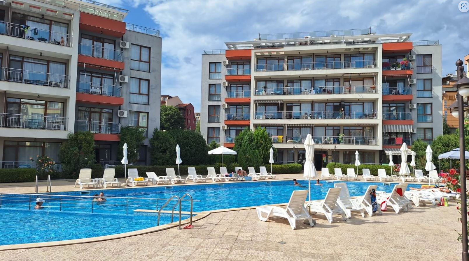 One-Bedroom Apartment on the First Sea Line in Sveti Vlas – Cozy Property with Pool and Sea View