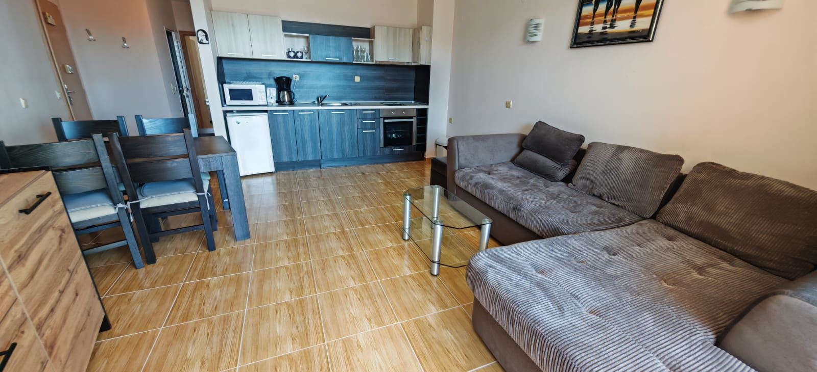 Three-room apartment 200 m from the sea in Sveti Vlas with two terraces and partial sea view