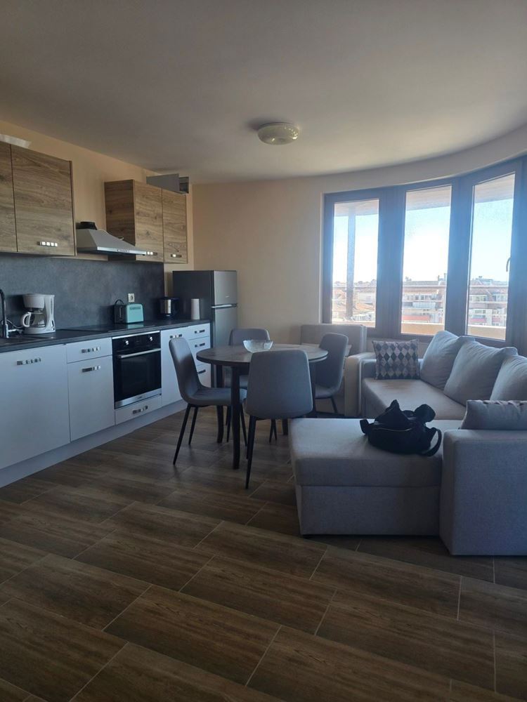 Spacious Two-Bedroom Apartment with Partial Sea View – Excellent Location Close to the City Center and the Beach
