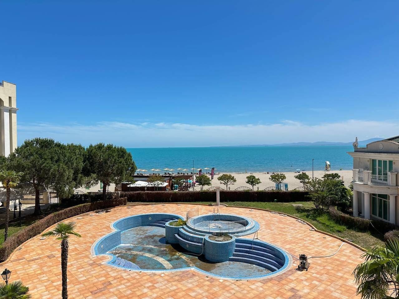 Spacious Apartment with Sea View on the First Line in Pomorie – Holiday Property with the Feeling of a Luxury Resort