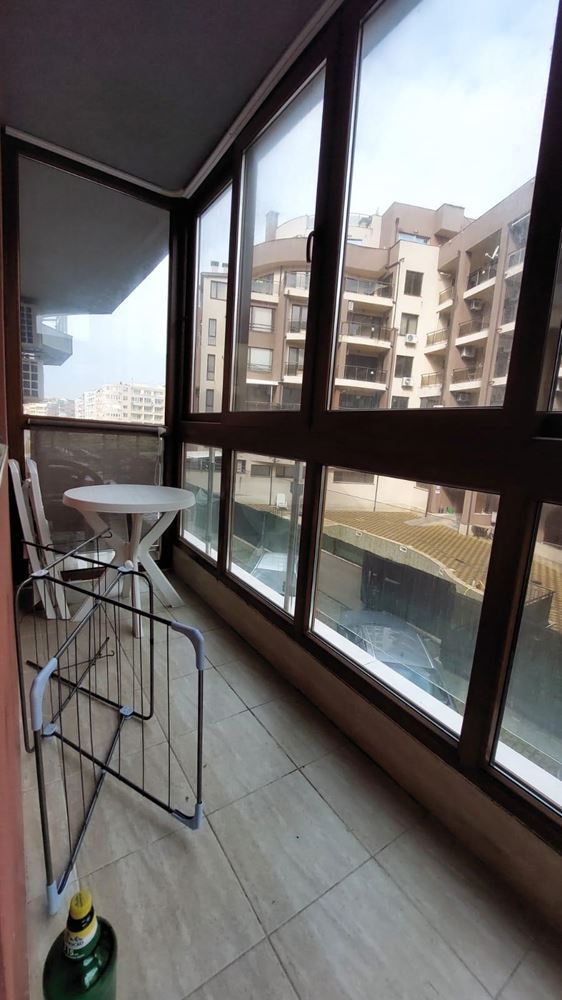 Furnished studio in the Old Town of Pomorie – 100 m from the sea, with a large glazed balcony and excellent location