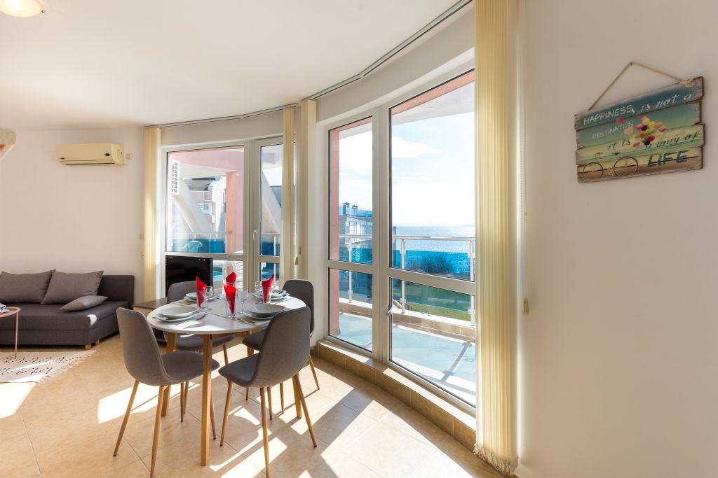 First Line with a Beautiful Sea Panorama – Spacious One-Bedroom Apartment with Two Terraces