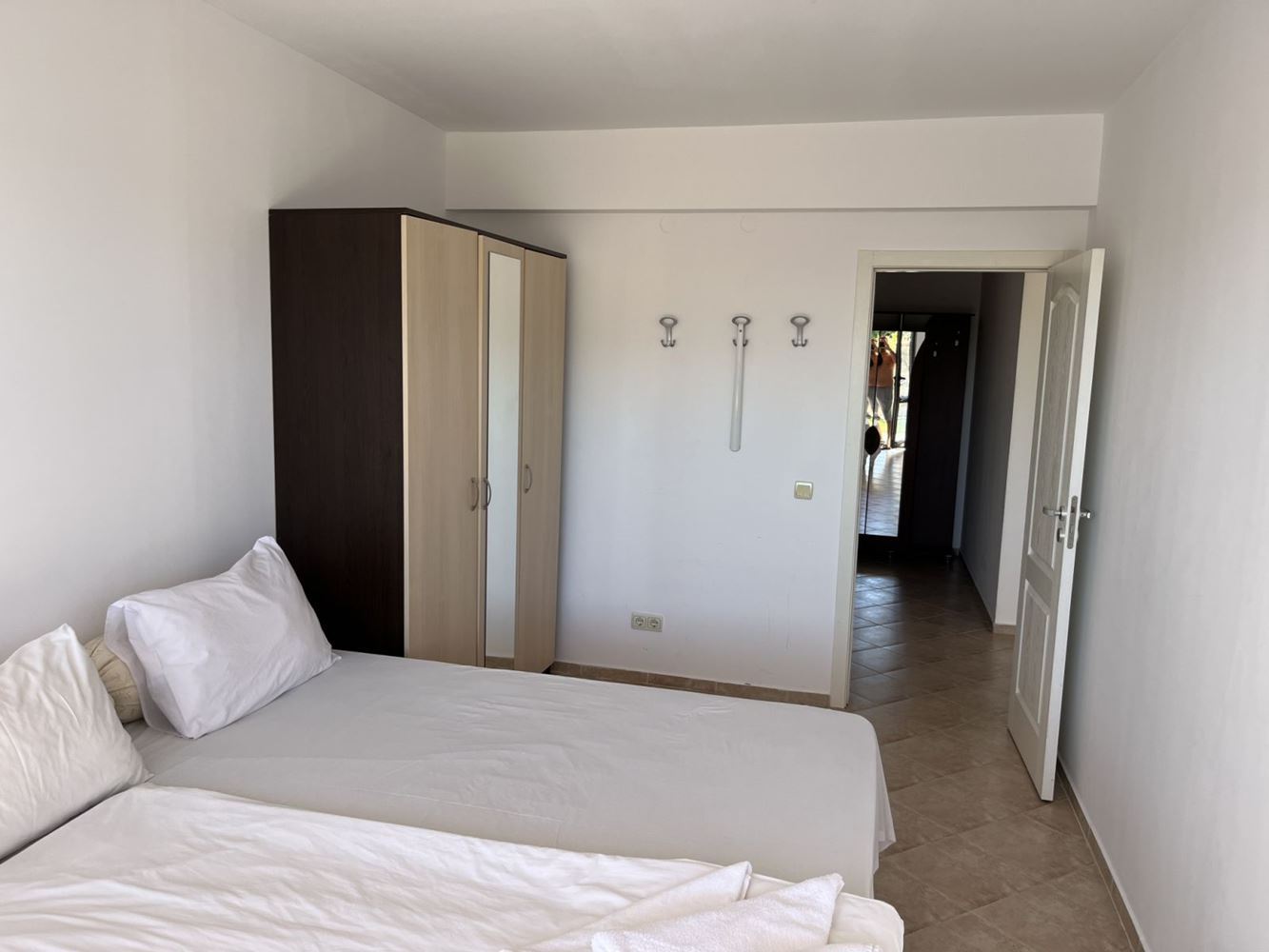 Furnished two-bedroom apartment in a complex in Ravda, ready to move in