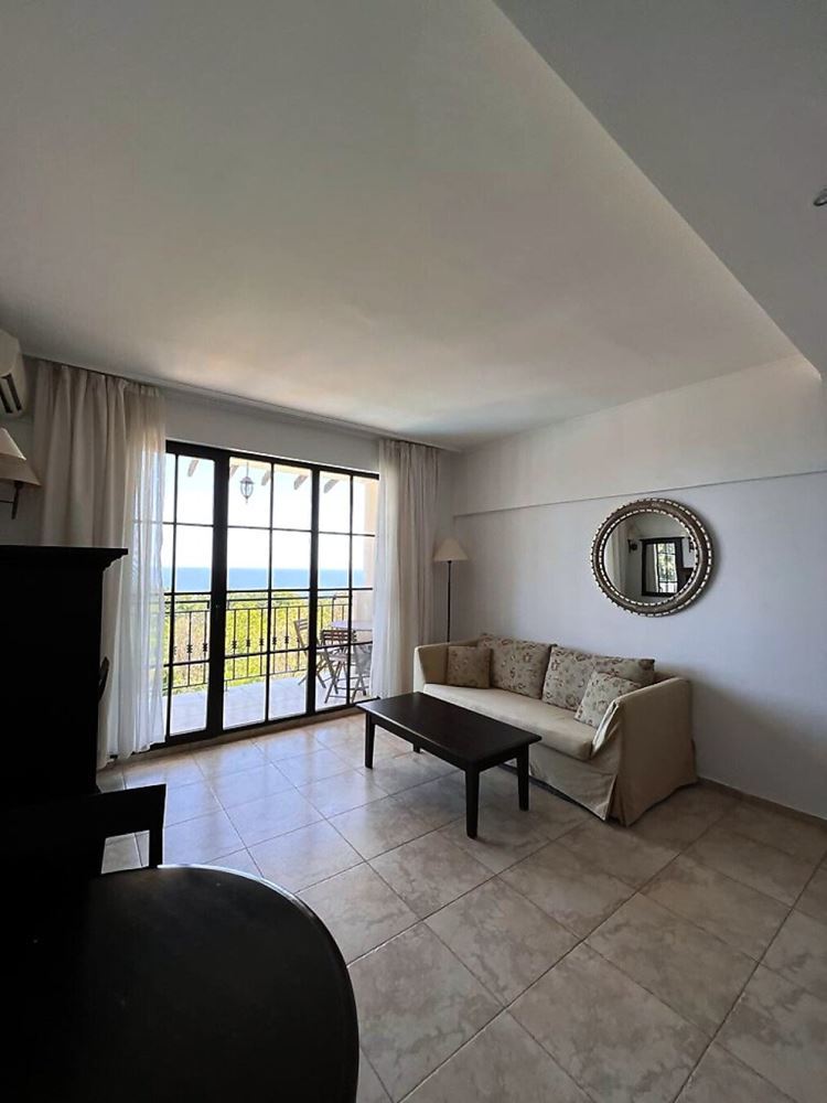 One-Bedroom Apartment with Beautiful Sea Views in a Seafront Complex in Obzor