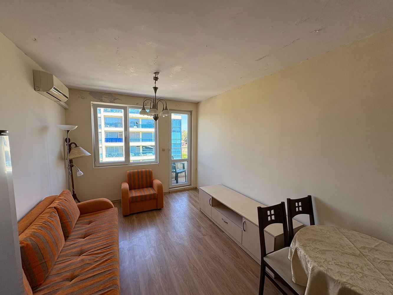 Pomorie 300 m from the Sea – Furnished One-Bedroom Apartment in a Complex with a Swimming Pool