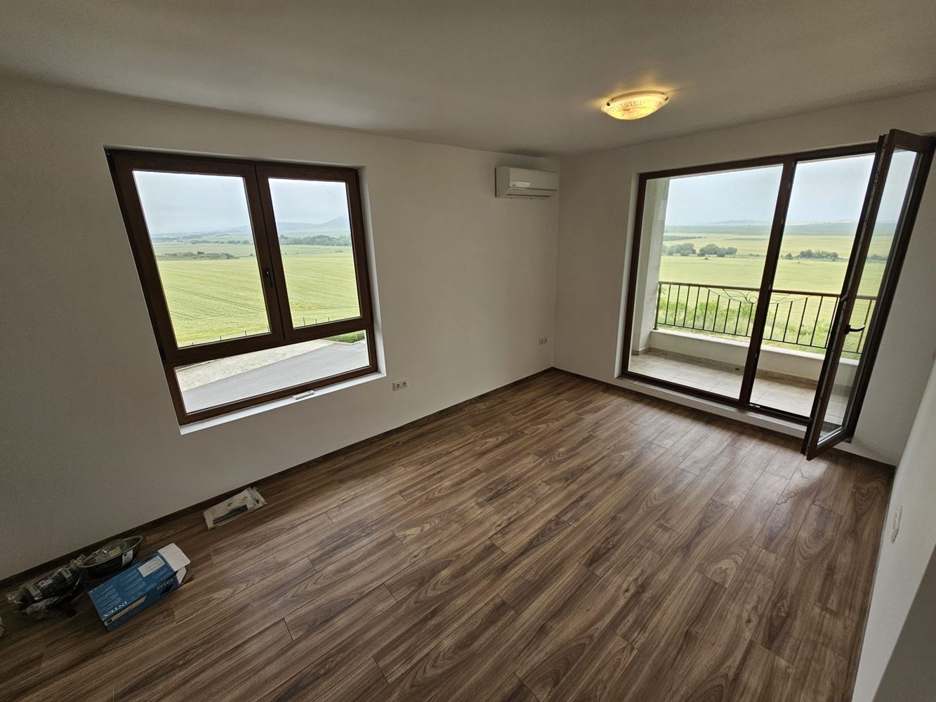 One-bedroom apartment with panoramic view in a peaceful complex near Aheloy