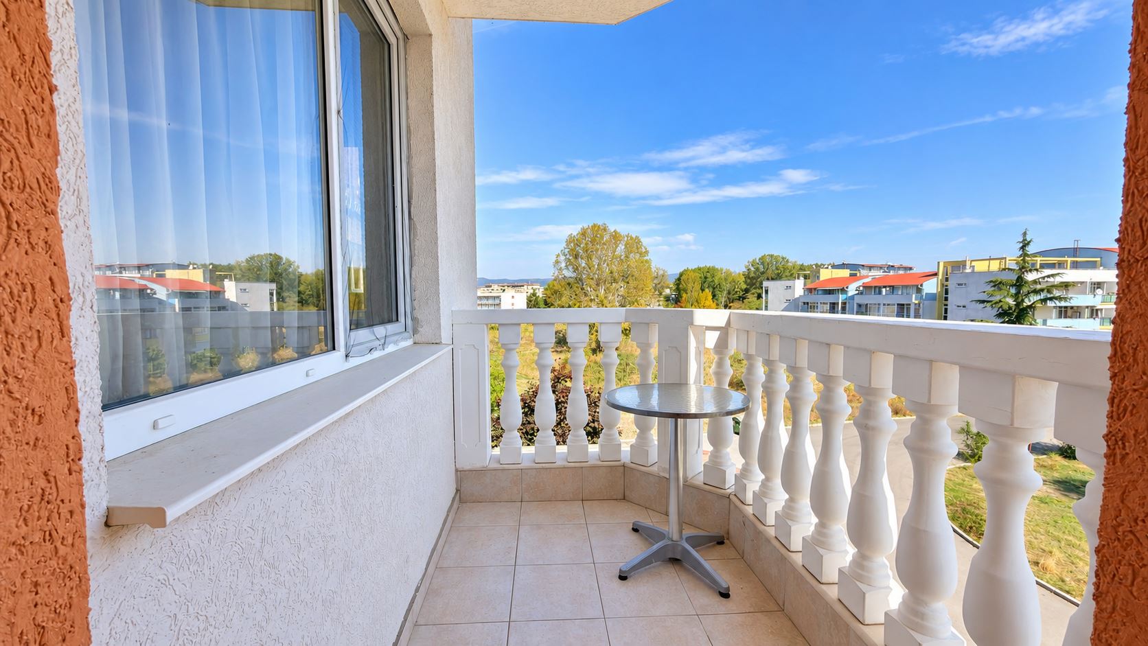 Cosy Small One-Bedroom Apartment in a Complex with a Swimming Pool and 24-Hour Security