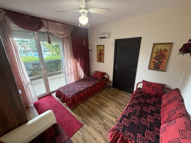 Spacious Three-Bedroom Apartment Close to the Sea with Excellent Complex Facilities