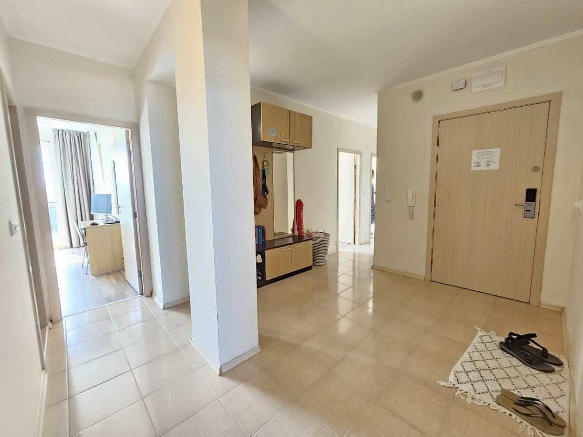 Luxury three-bedroom apartment on the beachfront in Obzor – panoramic sea and mountain views