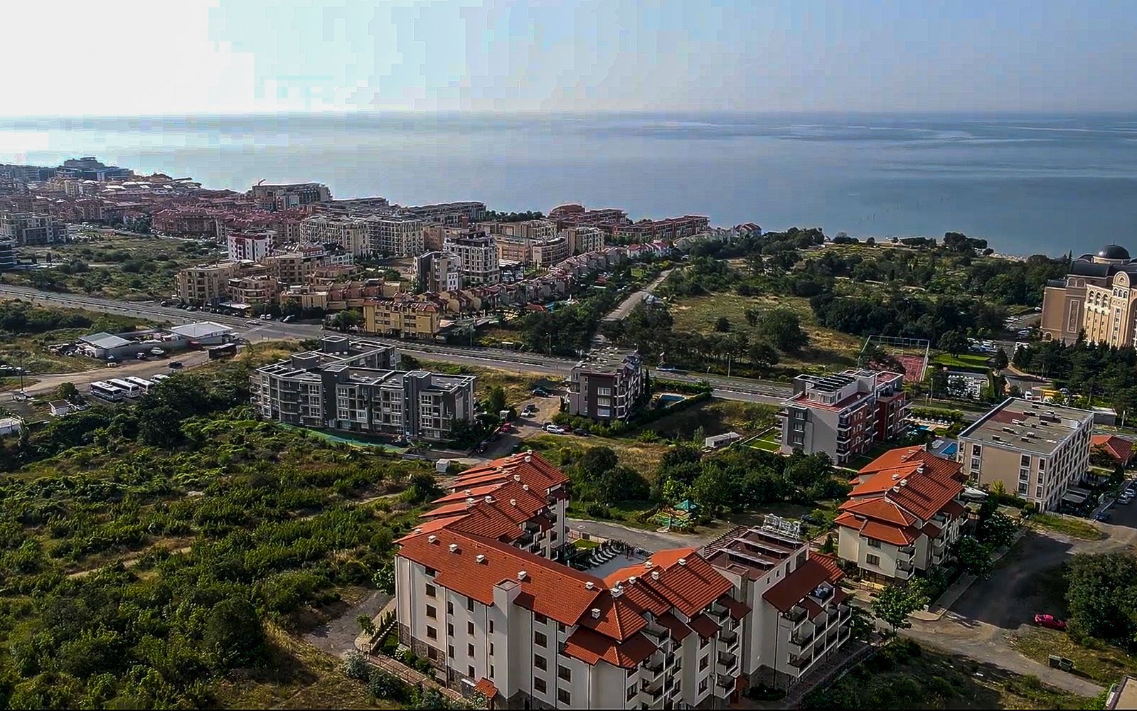 Spacious Two-Bedroom Apartment with Sea View and Low Maintenance Fee in Sveti Vlas