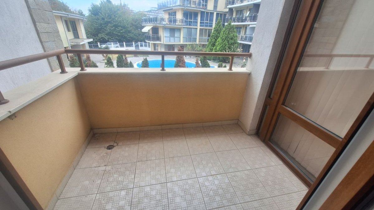 Spacious two-bedroom apartment just meters from the beach in Ravda
