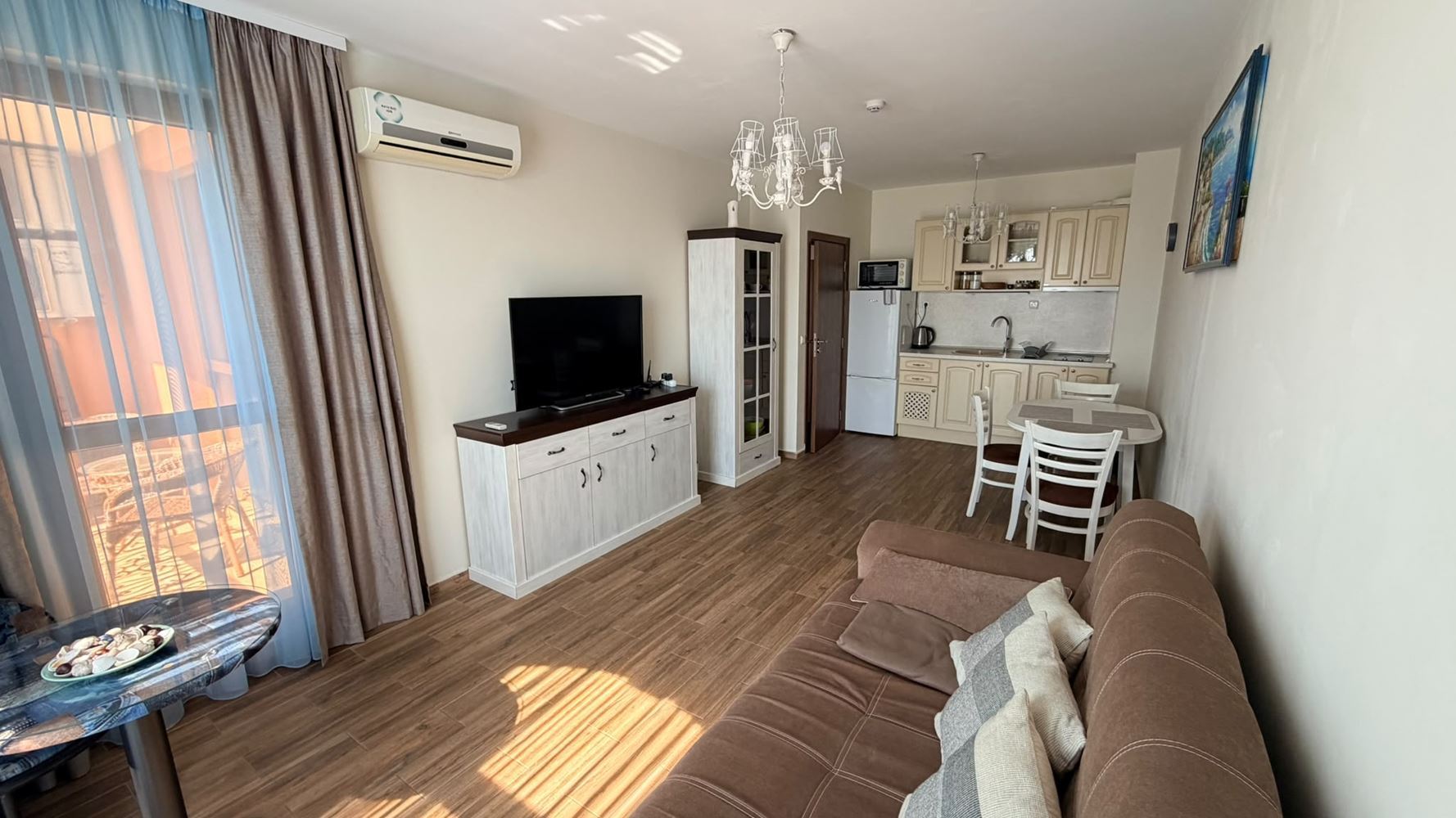 Two-room apartment with panoramic sea view, just a step away from the sea in Ravda