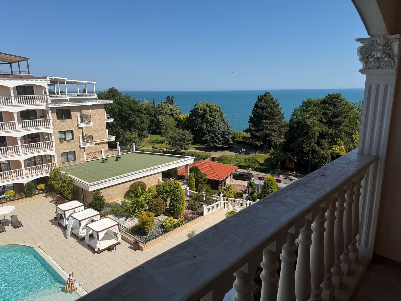 New One-Bedroom Apartment with Pool and Sea View in a Luxury First-Line Complex in Nessebar