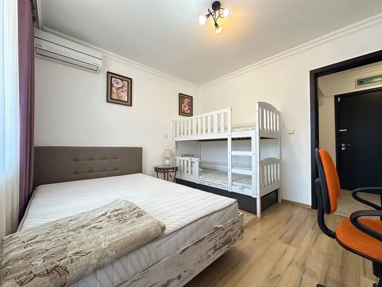 Two-Bedroom Apartment with Sea View 200 m from the Beach in Sveti Vlas