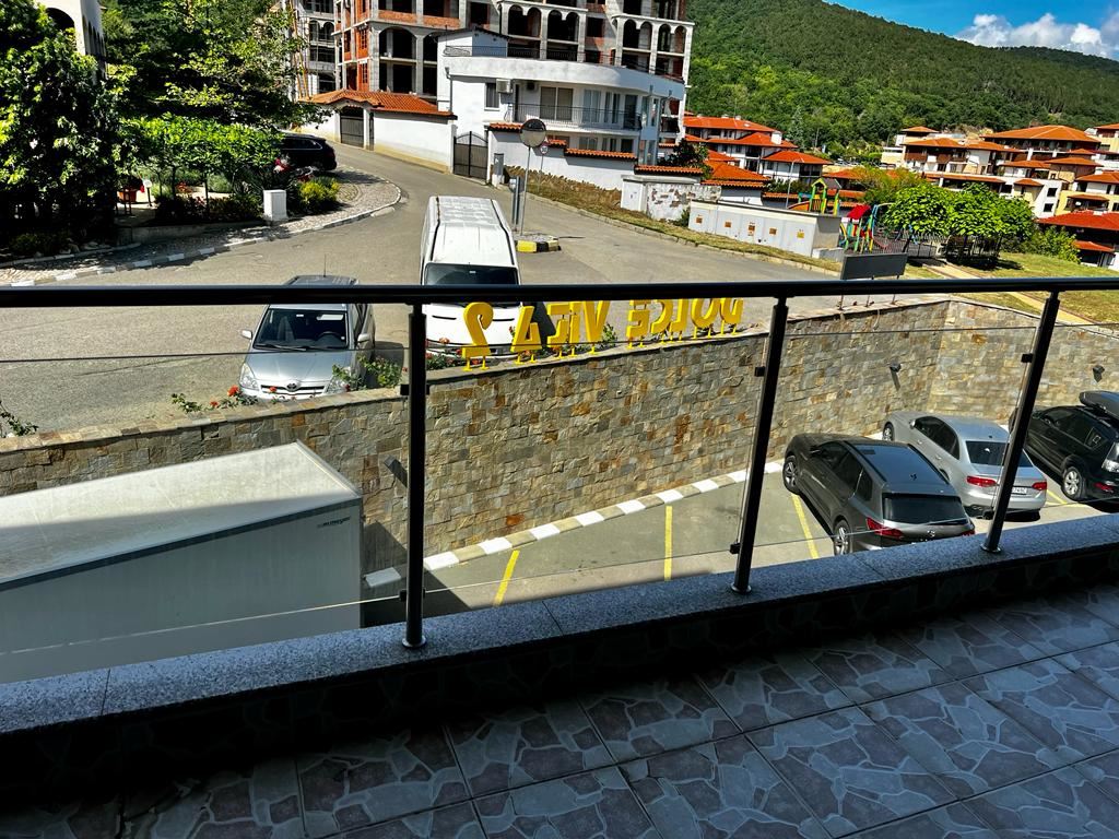 Cozy One-Bedroom Apartment with Panoramic Sea and Mountain Views in Sveti Vlas