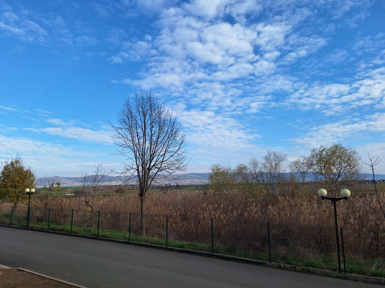 Spacious one-bedroom apartment in a luxury complex with pools and sports facilities