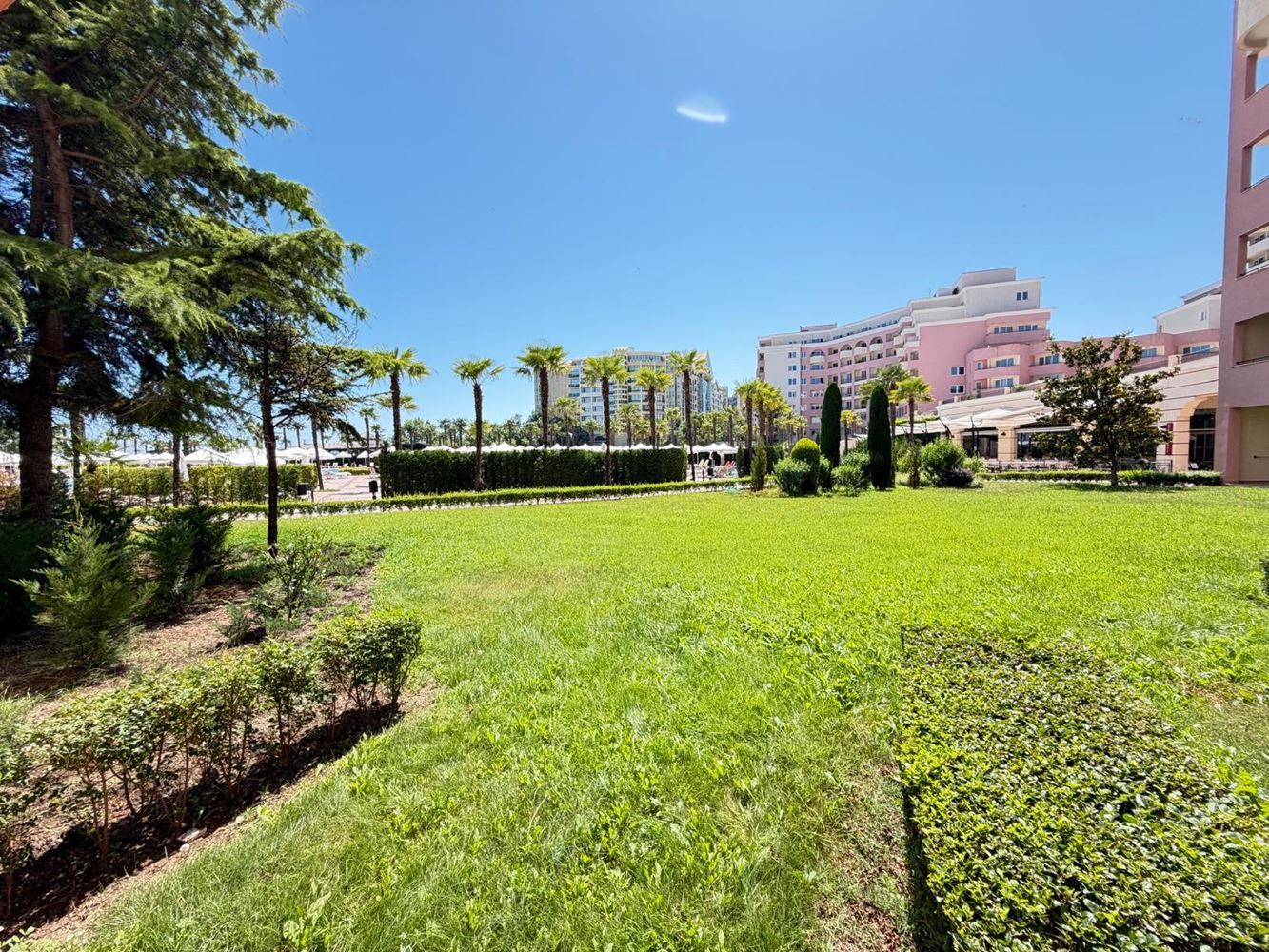 Apartment with One Bedroom and Direct Access to the Pool in Sunny Beach – Luxury, Spaciousness and First-Class Amenities