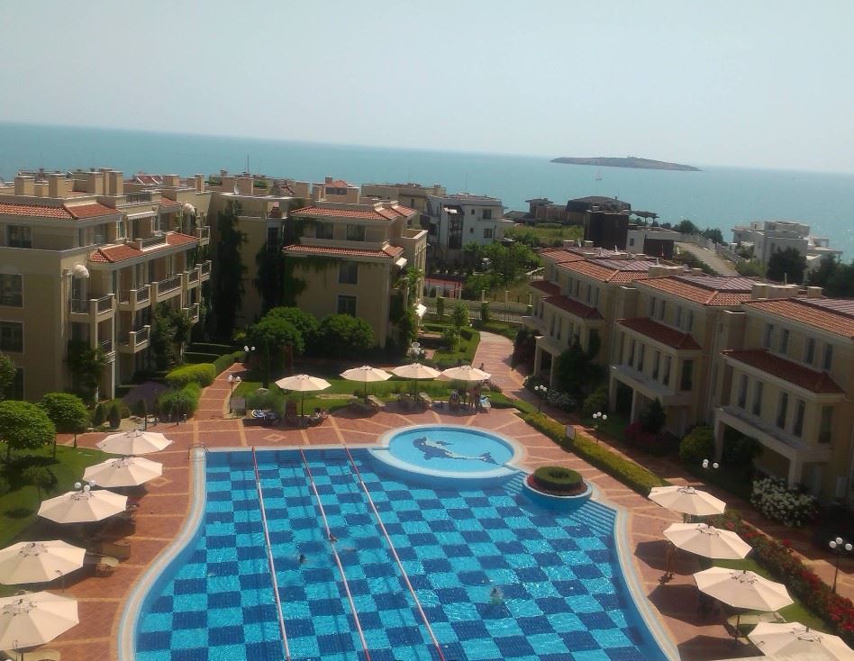 First Line in Chernomorets – Studio with Sea View