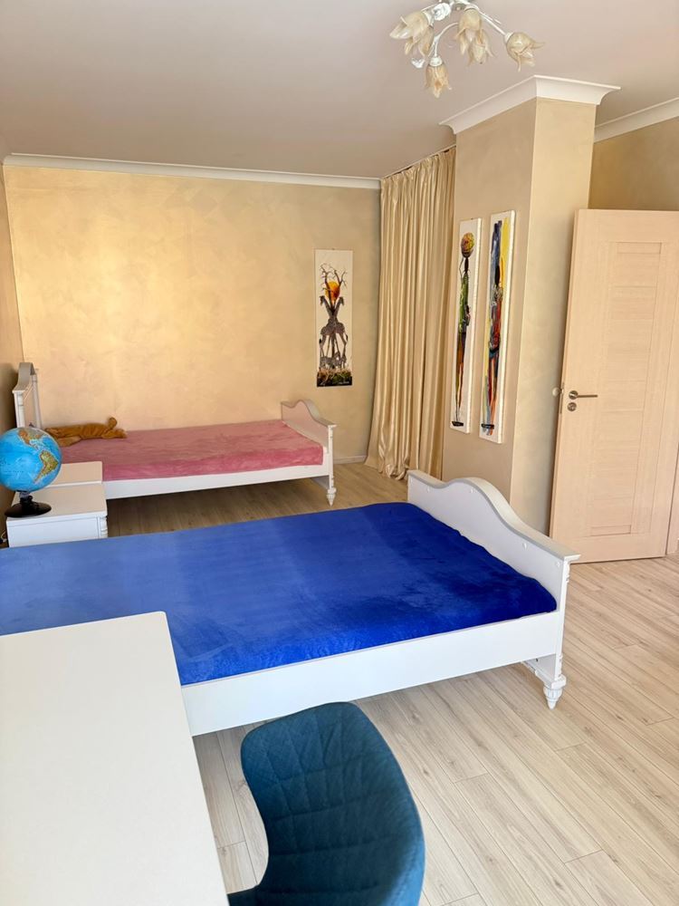 Luxury duplex apartment with spacious veranda and pool view in Sveti Vlas