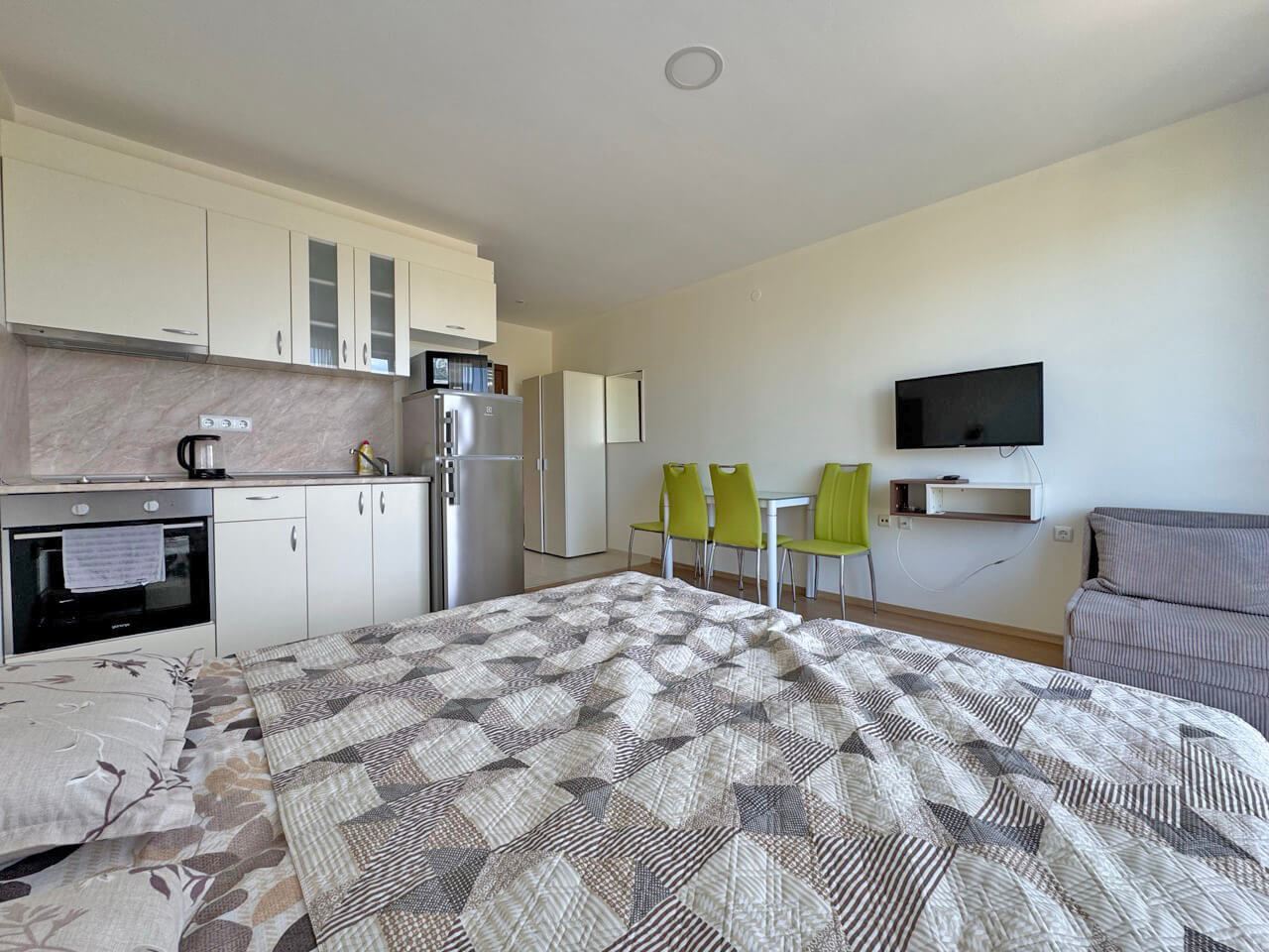 Spacious Studio in an Excellent Complex Near the Aquapark in Sunny Beach – Ready for Use or Investment