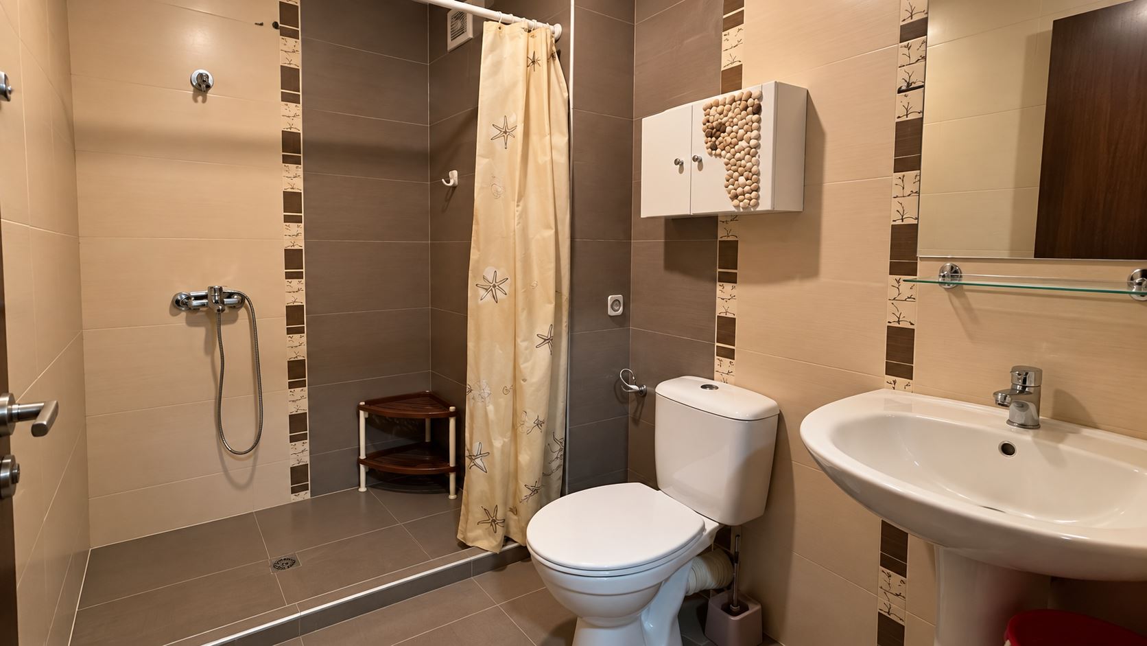 Sveti Vlas: Stylish South-Facing Studio in a Complex with a Swimming Pool and Act 16