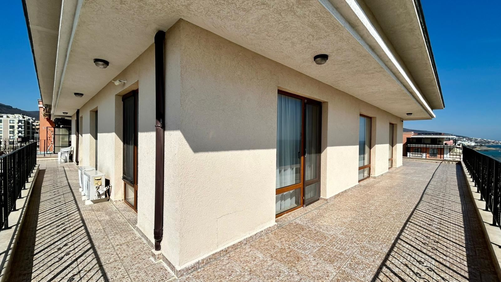 Sveti Vlas – three-bedroom apartment with direct panoramic sea view in a first-line complex