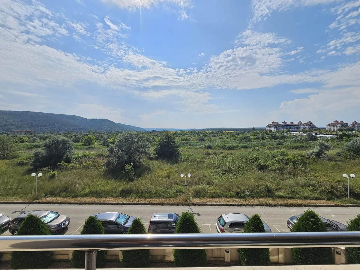 Luxury three-bedroom apartment on the beachfront in Obzor – panoramic sea and mountain views