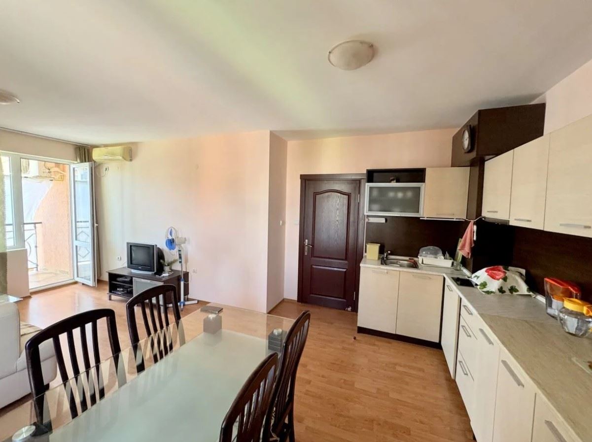 Spacious One-Bedroom Apartment 200 Meters from the Sea in Ravda – Comfortable Home by the Coast