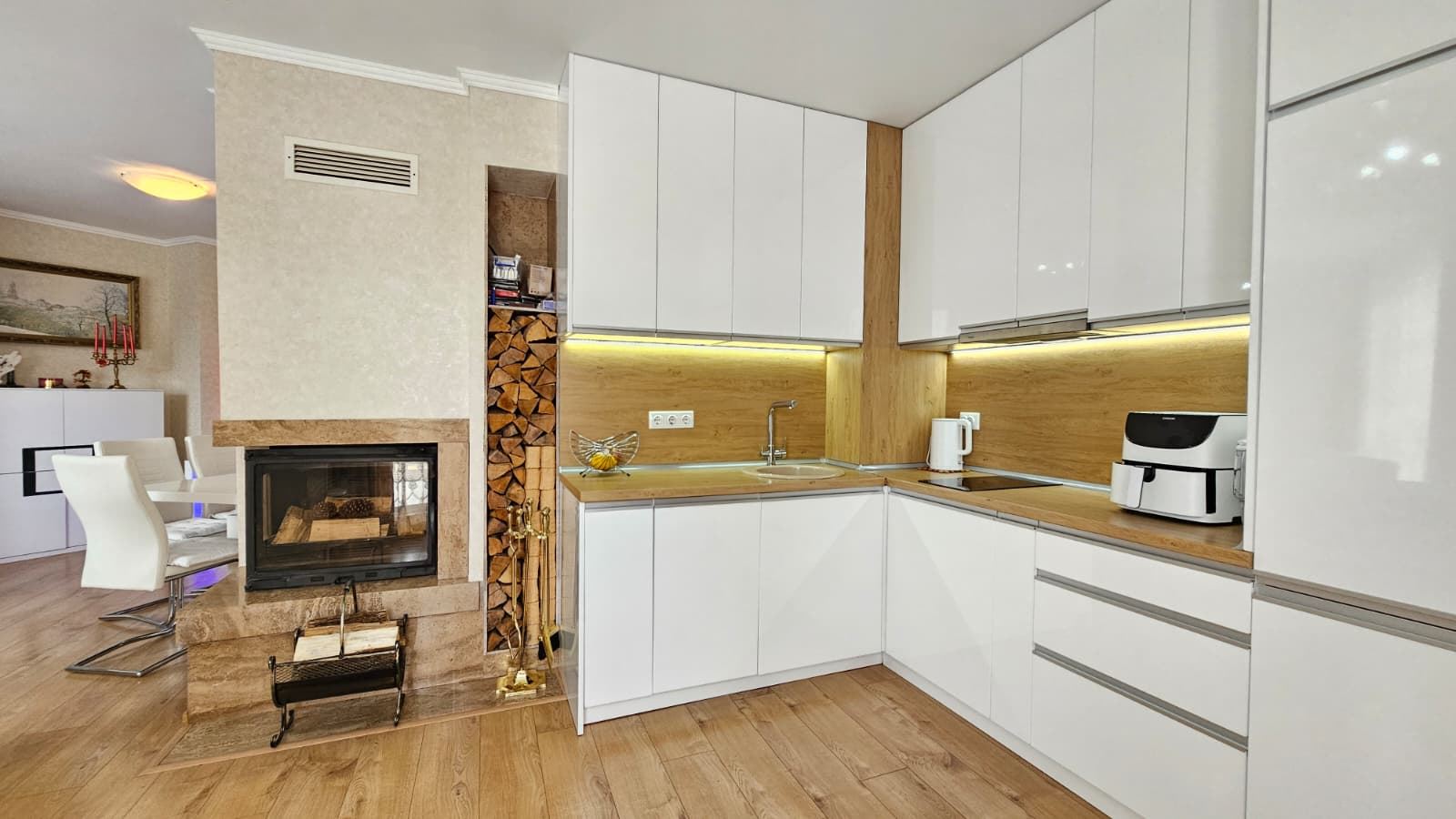 Spacious Penthouse with Panoramic Terrace and Sauna in a Modern Residential Complex in Sunny Beach