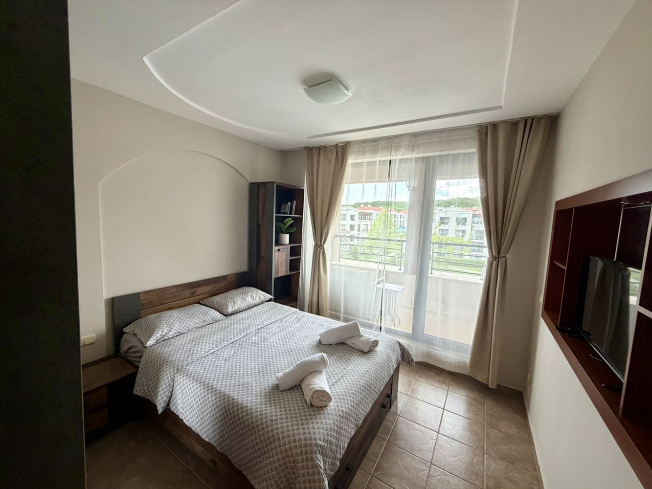 Furnished one-bedroom apartment in an elite complex with swimming pools and sports facilities