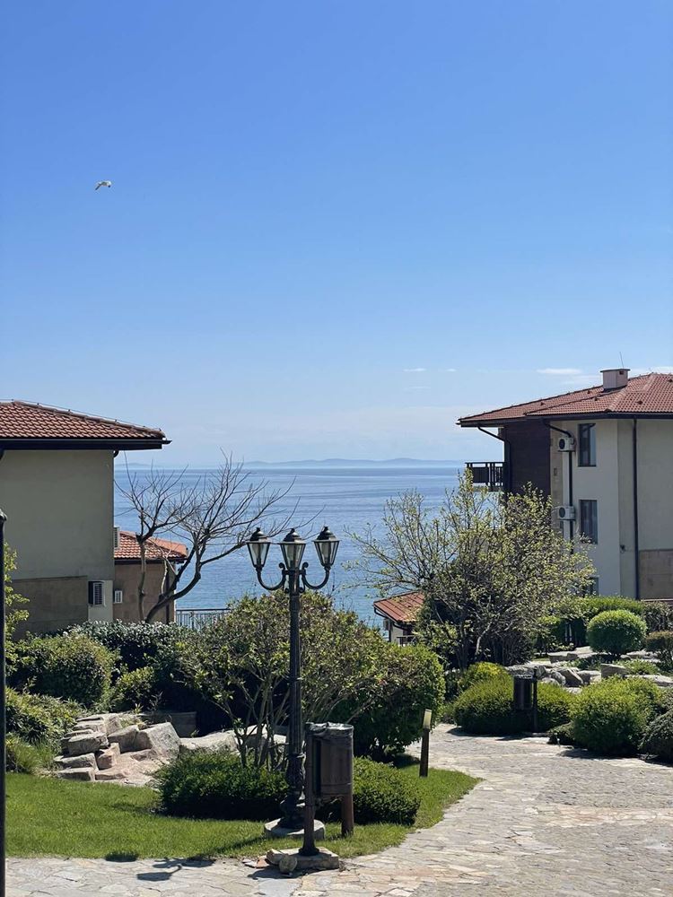 One-Bedroom Apartment on the First Sea Line in Sveti Vlas – Prestigious Complex with Excellent Infrastructure