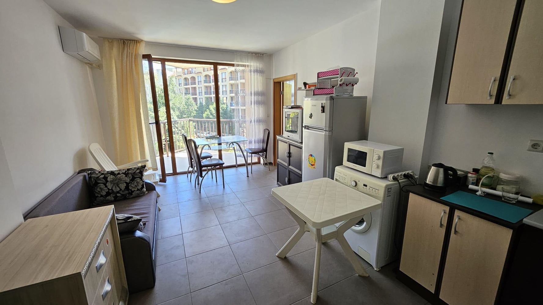 Apartment in a Complex in Sunny Beach with Swimming Pool, Restaurant and Low Maintenance Fee