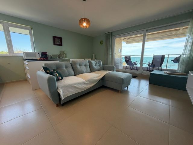 Spacious Apartment with 2 Bedrooms on the First Sea Line with Frontal Panoramic Sea View