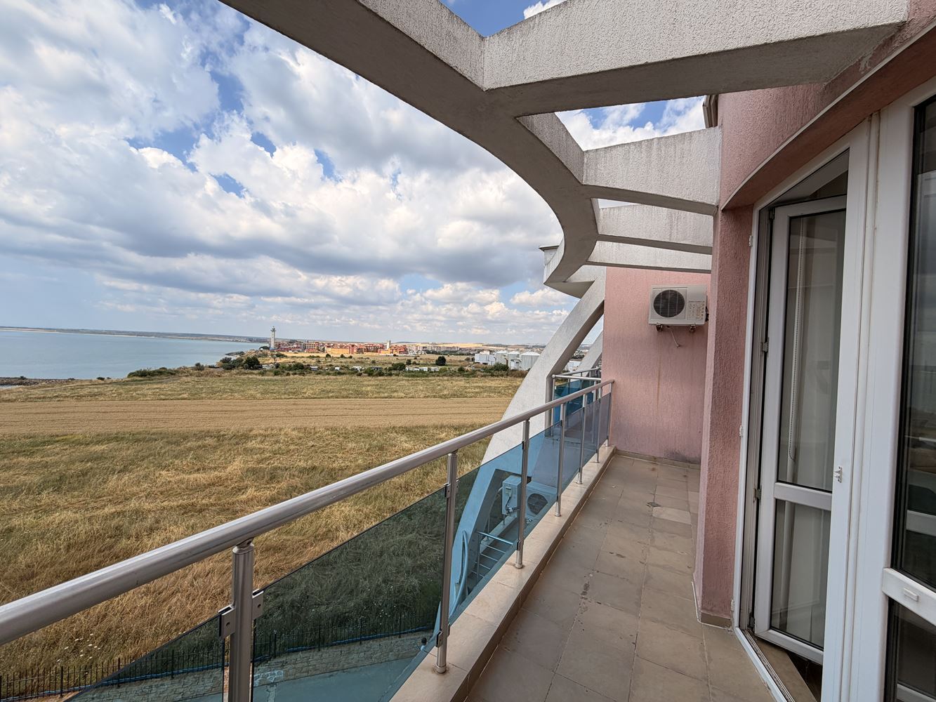 First Line with a Beautiful Sea Panorama – Spacious One-Bedroom Apartment with Two Terraces