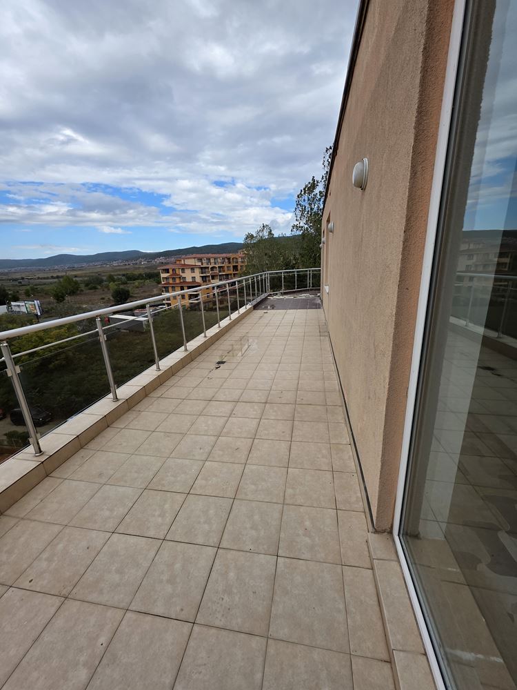 Three-room apartment with a huge terrace 500 m from the beach in Sunny Beach – 148 m² and excellent potential