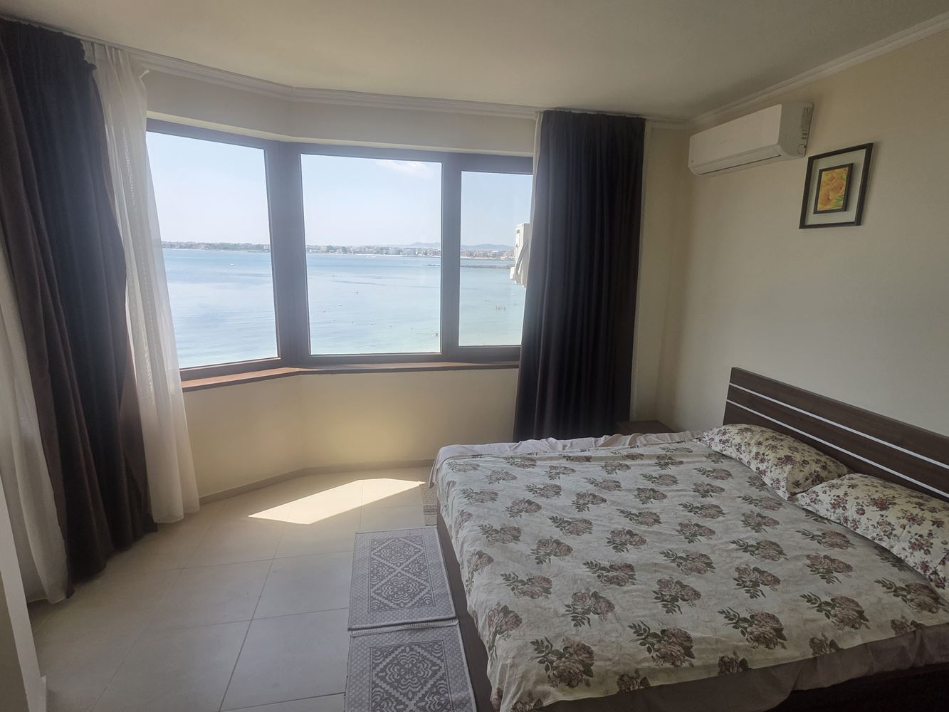 One-bedroom apartment on the first line with a frontal sea view in Nessebar